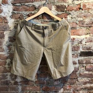 Under Armour Golf Shorts - Khaki - Size 32